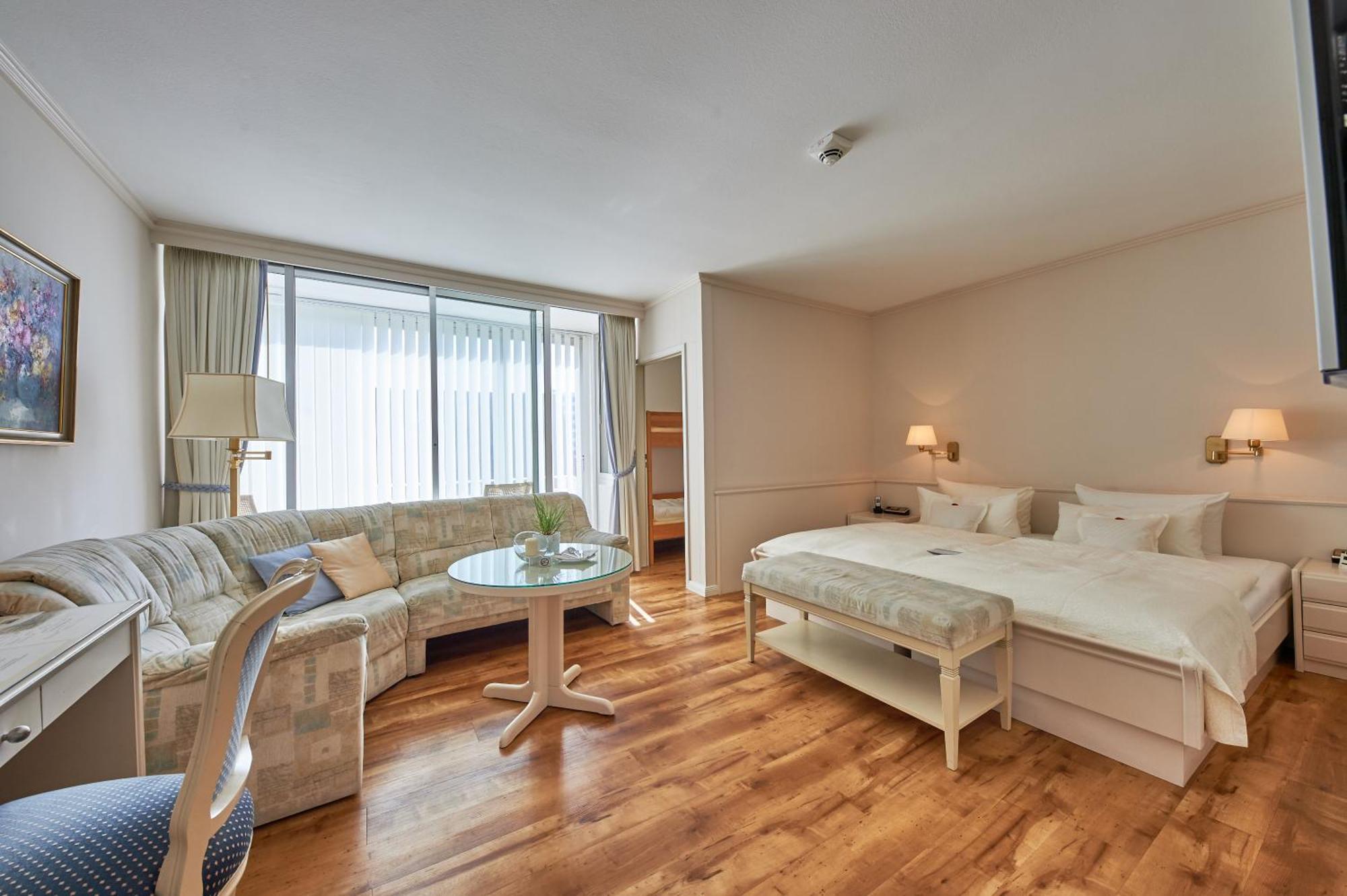 Family Double Room,1555887178:JPEG
